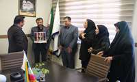 دیدار پرسنل شبکه بهداشت ودرمان با مدیر شبکه بهداشت و درمان بهارستان به مناسبت روز پزشک 