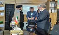 دیدار مدیر شبکه بهداشت ودرمان بهارستان با سادات در روز عید غدیر خم