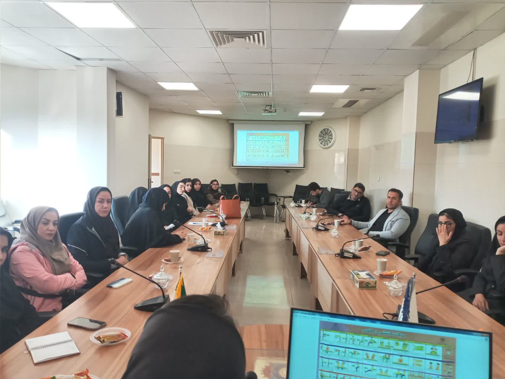 جلسه هماهنگی با مراقبین سلامت مدارس آموزش و پرورش  ناحیه 2  شهرستان بهارستان  