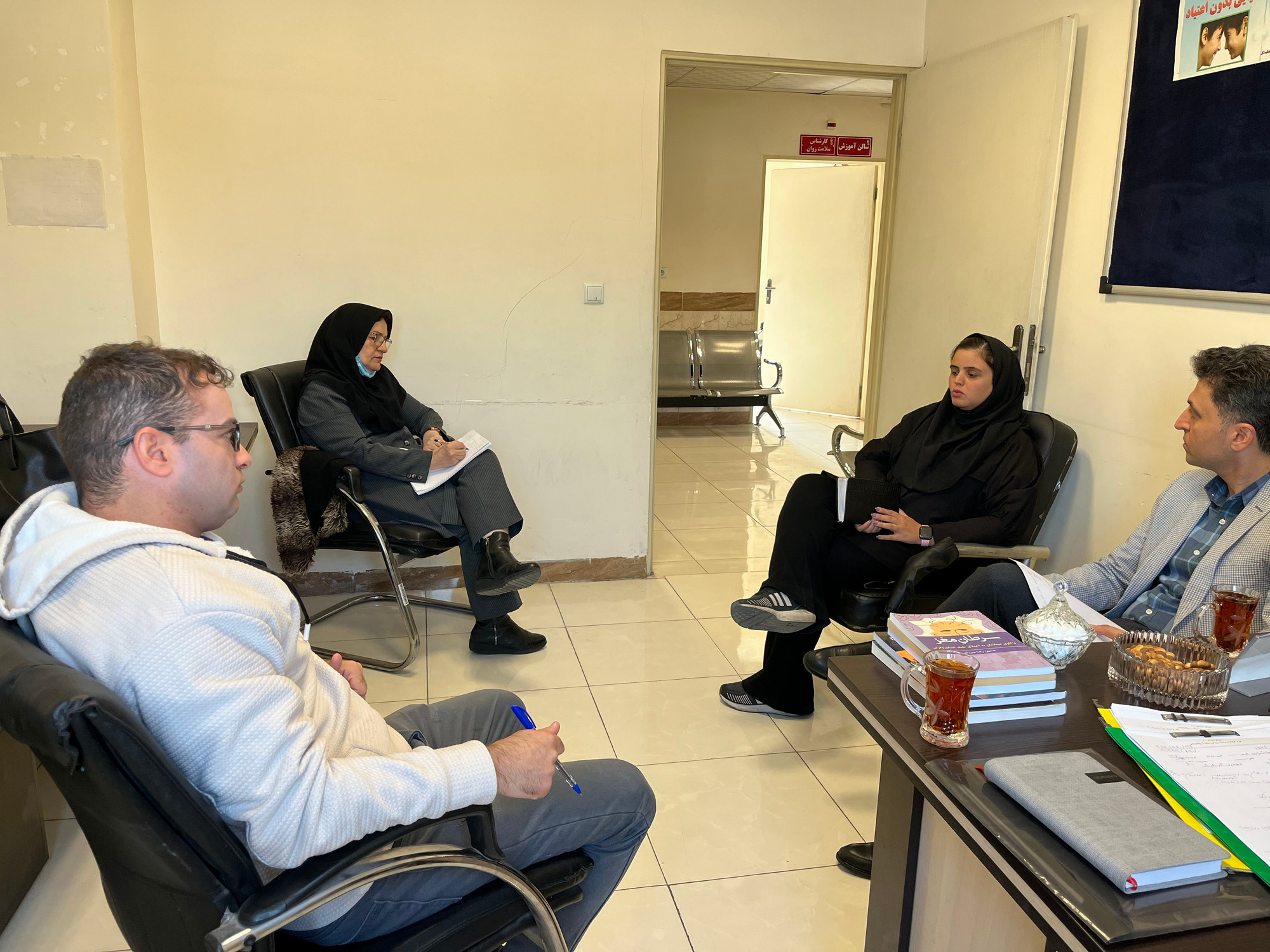 بازدید کارشناس سلامت اجتماعی دفتر سلامت روانی، اجتماعی و اعتیاد وزارت بهداشت و درمان از واحد سلامت روان جامعه نگر (سراج) 