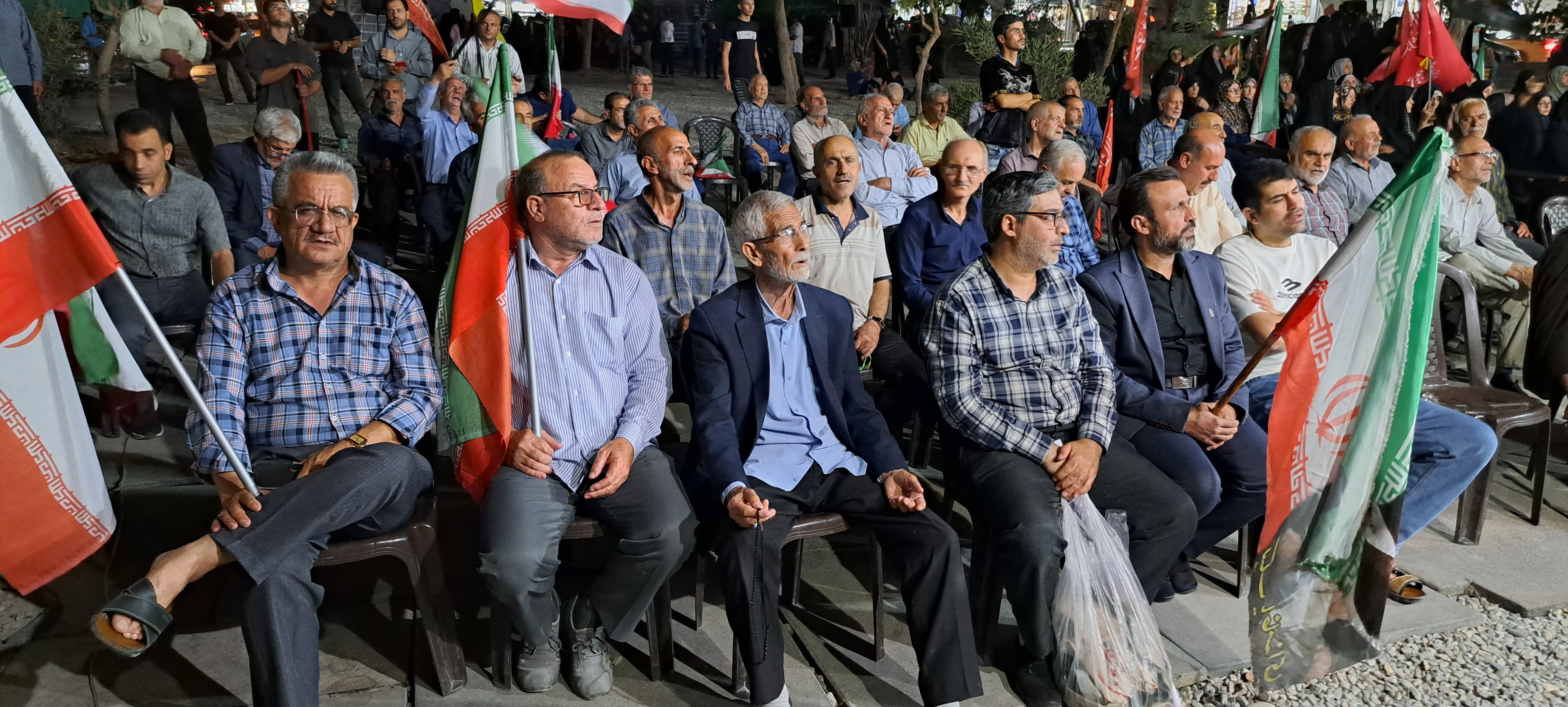 ادامه مشارکت و استمرار حضور کارکنان شبکه بهداشت و درمان در تجمعات شبانه و بیعت با رهبر انقلاب