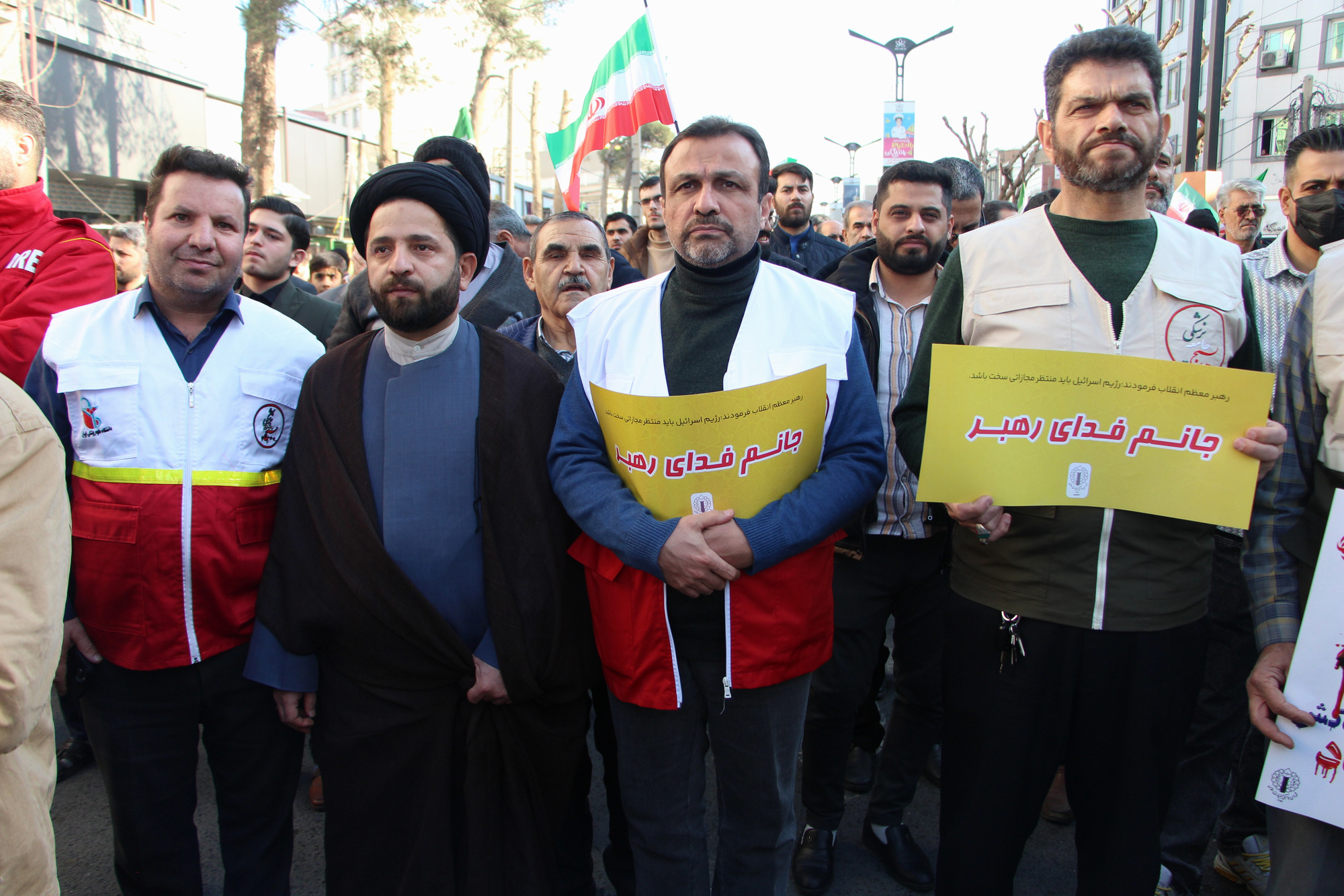 شرکت پرسنل شبکه بهداشت ودرمان بهارستان در راهپیمائی اعتراض به اعتشاشات اخیر