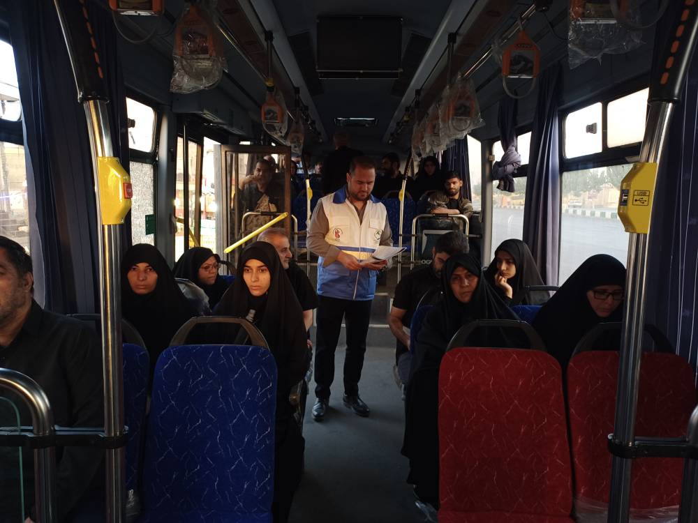 حضور تیم کارشناسان بهداشت محیط شبکه بهداشت و درمان بهارستان، در مراسم بدرقه زائران اعزامی به مراسم تشییع