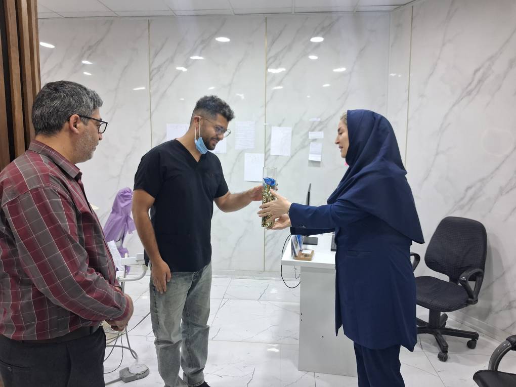 تقدیر از دکتر کاظمی دندانپزشک جهادی