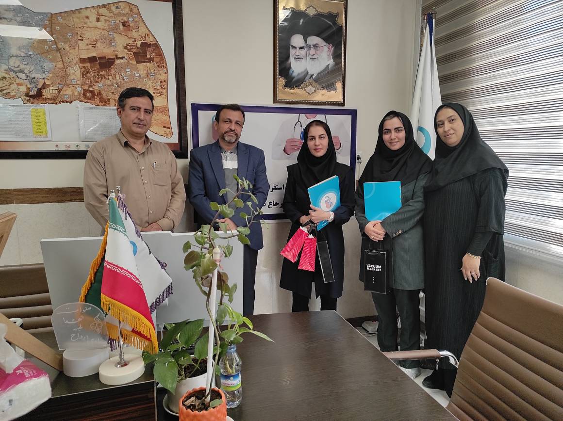 تقدیر از پرستاران شبکه بهداشت و درمان بهارستان به مناسبت روز پرستار