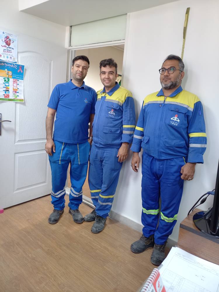 برگزاری برنامه آموزش پزشکی خانواده و غربالگری سلامت در اداره گاز شهرستان بهارستان